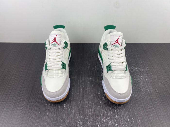 Nike SB x Air Jordan 4 ‘Pine Green’ DR5415-103